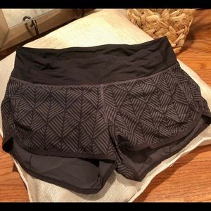 Lululemon speed up shirt size 4, 2.5”
